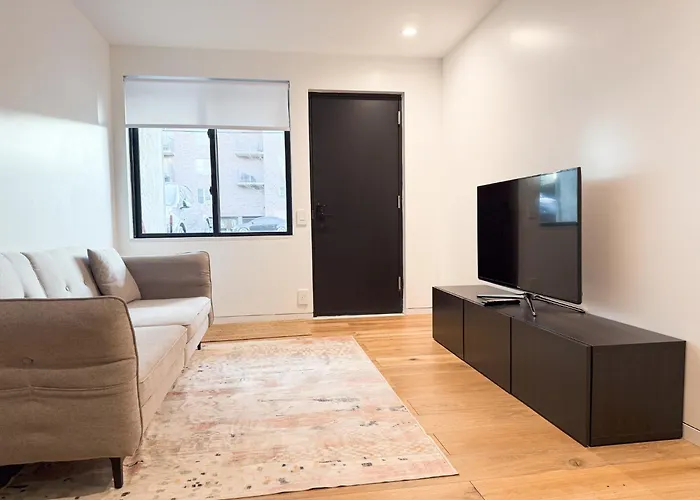 Exquisite And Modern Stay In Brooklyn At Rem-Casa